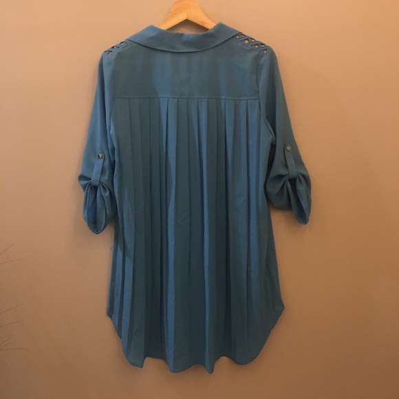 Sky blue blouse - Picture 2 of 2